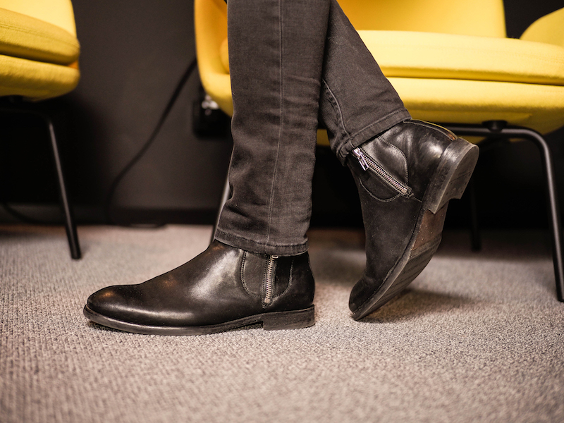 Die schwarze Hudson Lederstiefel sind perfekt für jeden Fashion Look insbesondere wenn es um Business Casual Herren Looks geht.